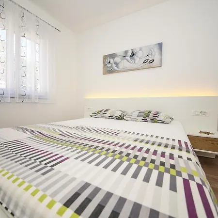Niko Apartment *