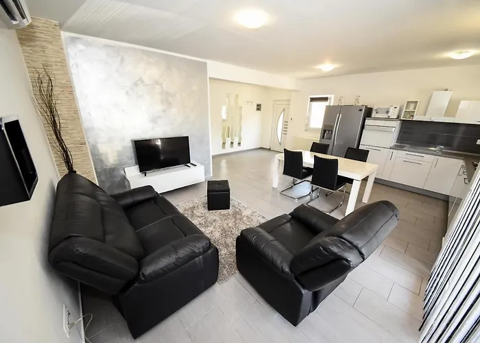 Niko Apartment